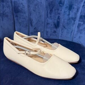 Tahari Sleeper White Women's Mary Jane’s Flats Size 8.5 NWOT